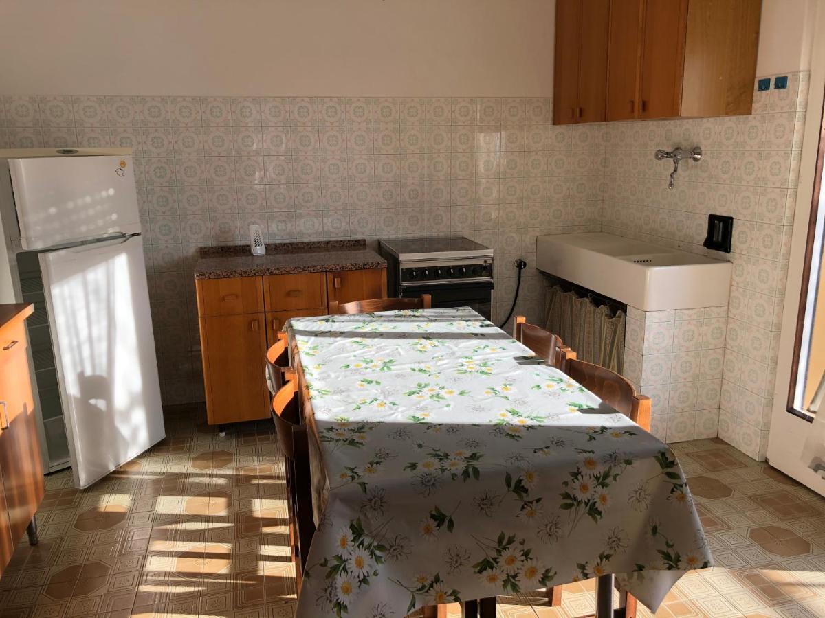 מאלצ'סינה Appartamento Nonna Rosa מראה חיצוני תמונה